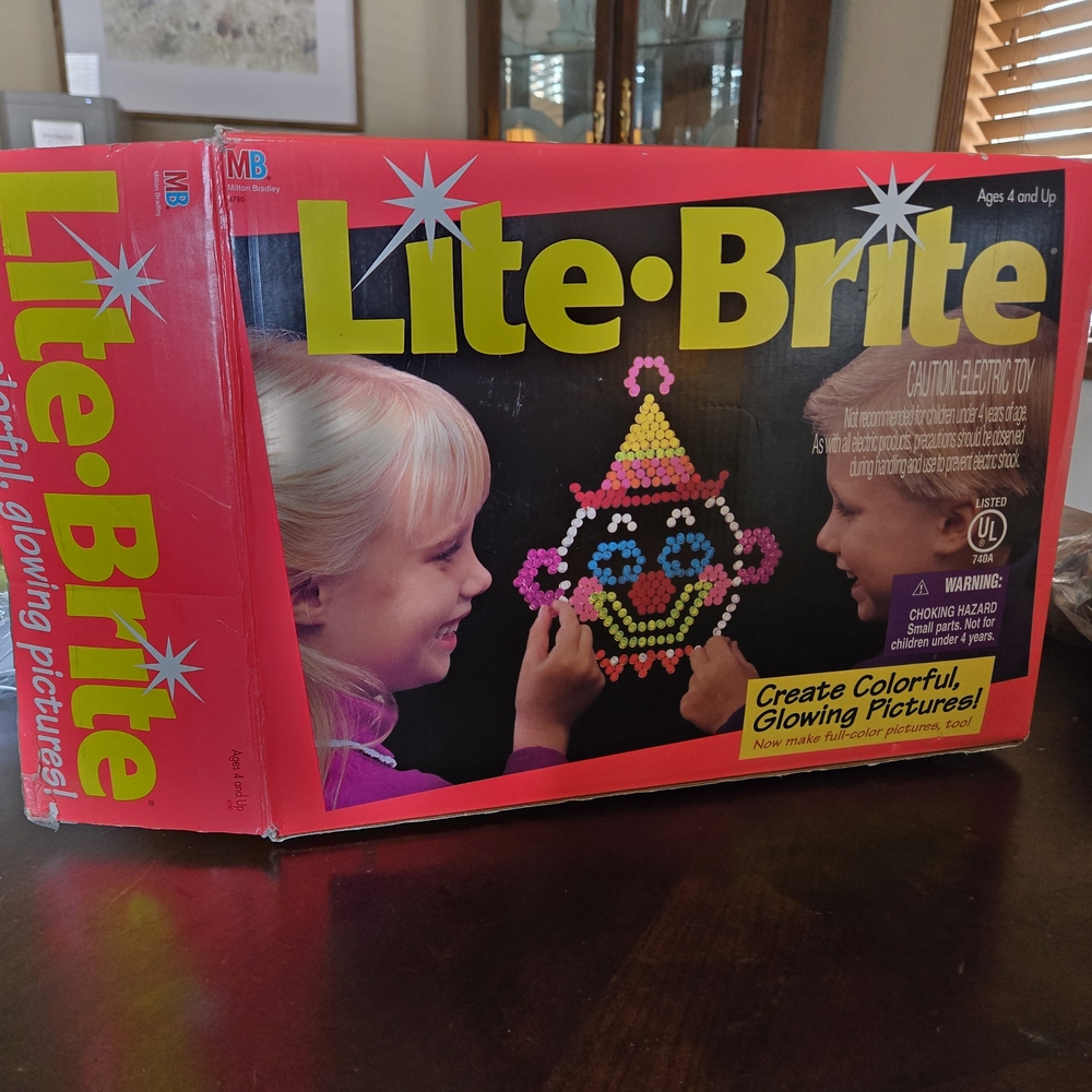 Classic Toy with Colorful Pegs